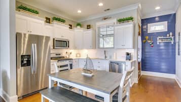 Cottage (2 Bedrooms) | Interior