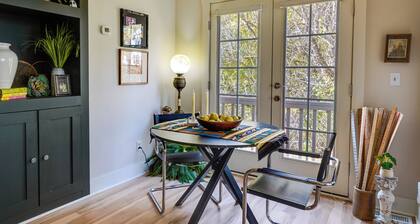 Charming Granville Home w/ Porch - Walk Downtown!