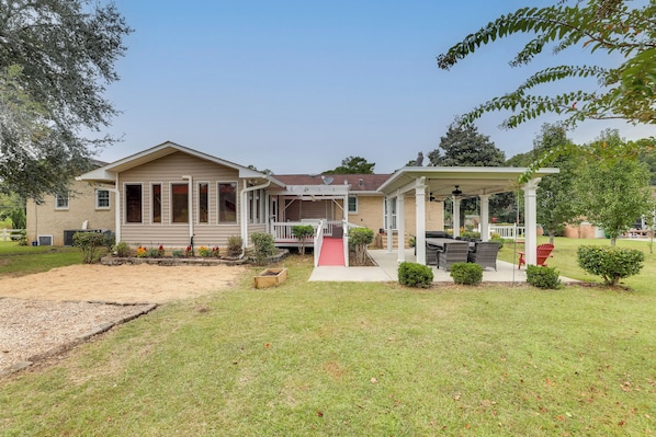 House (4 Bedrooms) | Interior - Moncks Corner Home ~ 4 Mi to Lake Moultrie! (Moncks Corner)