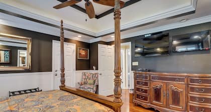 Moncks Corner Home ~ 4 Mi to Lake Moultrie!