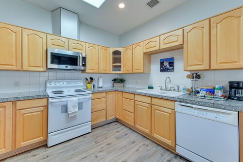 Eloy Vacation Rental w/ Community Pool & Courtyard