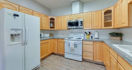 Eloy Vacation Rental w/ Community Pool & Courtyard