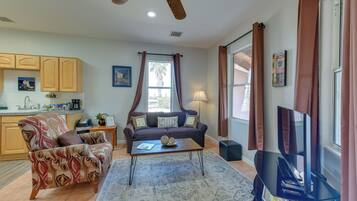 ์ํํธ (2 Bedrooms) | ๋ด๋ถ