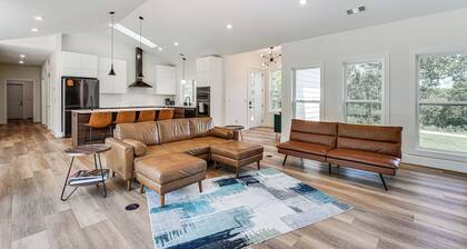 Gorgeous Harrison Getaway w/ Patio & Kayak!