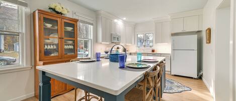 House (4 Bedrooms) | Interior