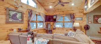 40-acre, Off-grid Wakefield Retreat w/ Gas Grill!