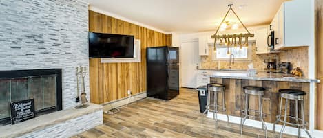 House (2 Bedrooms) | Interior