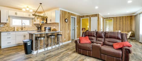 House (2 Bedrooms) | Interior