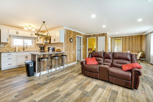 Quiet Country Home By Shay Lake!