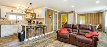 Shay湖边的安静乡村家园!