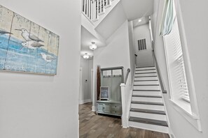 Interior - Spacious Retreat in Myrtle Beach: Your Dream Vacation Awaits (Myrtle Beach)