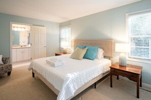 4 chambres, fer et planche à repasser, accès au Wi-Fi (inclus)