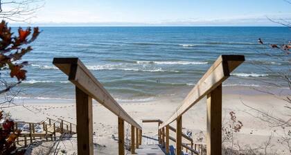 Beautiful Lake Michigan Home Great for Large