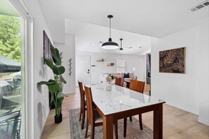 Dining - Cozy & Modern Home in Heart of Dallas (Dallas)