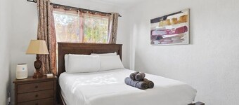 4-BD,2-BA Home Retreat, Laundry, Backyard