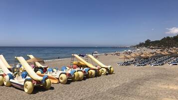 Vlak bij het strand, strandlakens