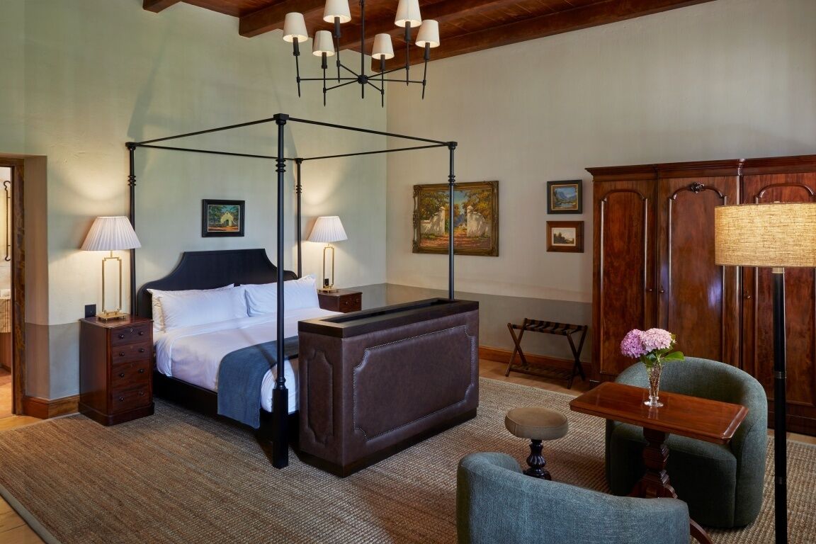 Manor House Deluxe Room | WiFi (free), individually decorated, individually furnished, bed sheets