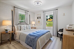 4 bedrooms, desk, iron/ironing board, travel cot