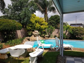 Pool - A very private & serene guest unit within a gated community with 24 hr security (Kempton Park)