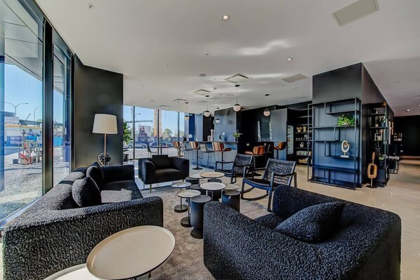 المنشأة من الداخل