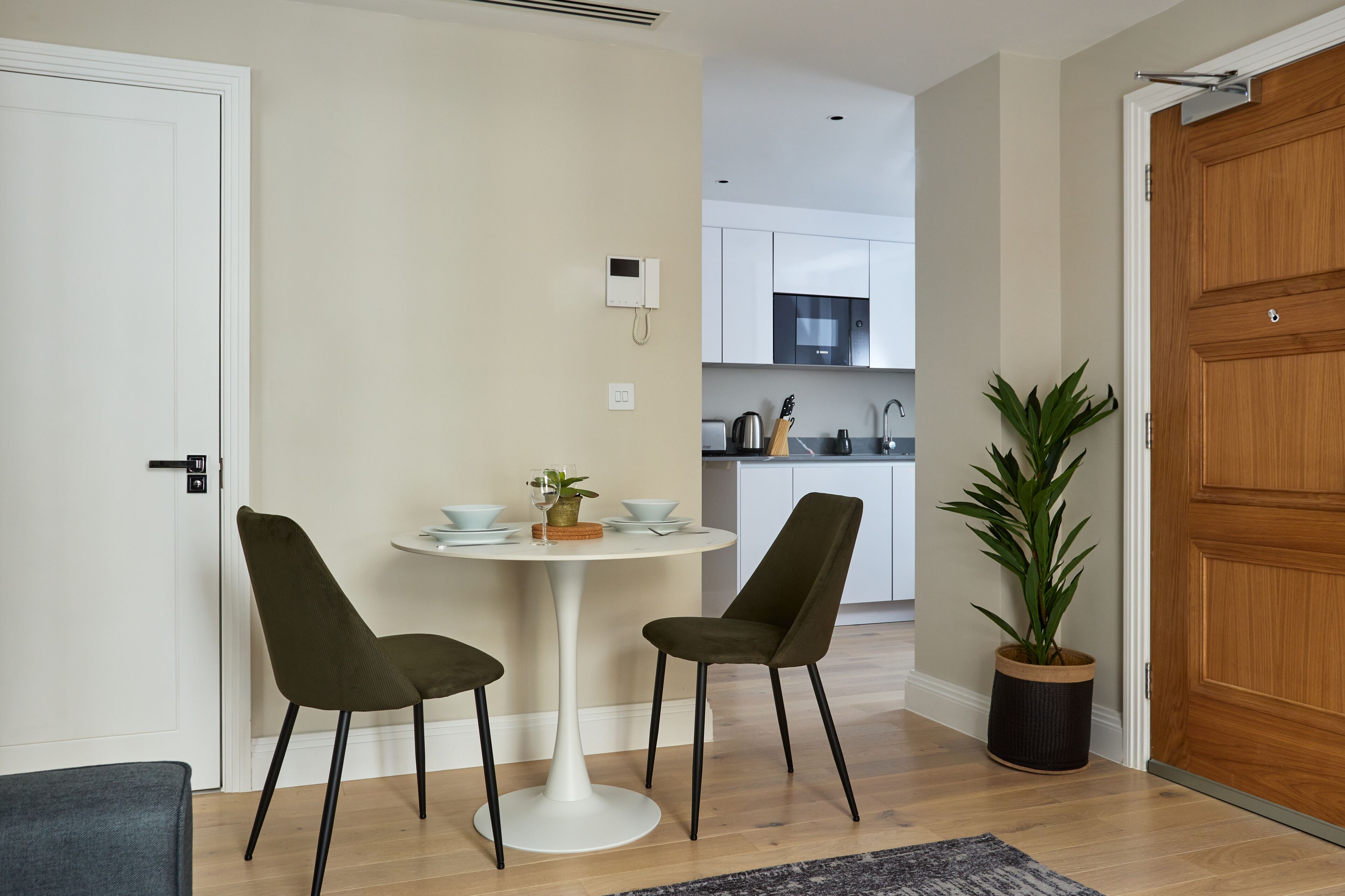 One Bedroom One Bathroom | Living area | 40-inch TV with cable channels, Netflix, streaming services