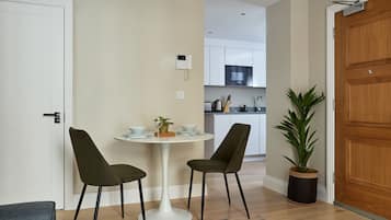 One Bedroom One Bathroom | Wohnbereich