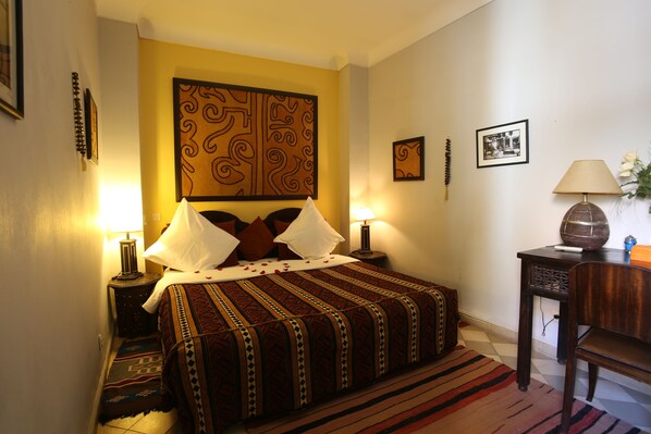 6 bedrooms, WiFi, bed sheets