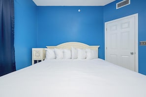 1 chambre, fer et planche à repasser, Wi-Fi gratuit, draps fournis