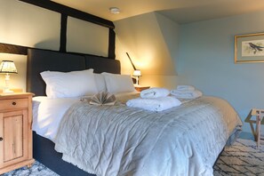 2 quartos, acesso à internet, roupa de cama