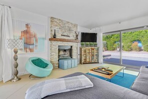 Smart-TV, Kamin