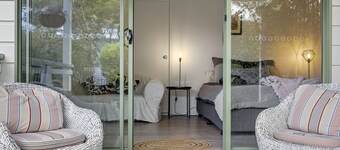 Studio for two on Honeysuckle