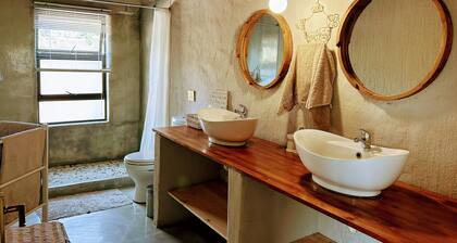 Leadwood Tree Safari Lodge