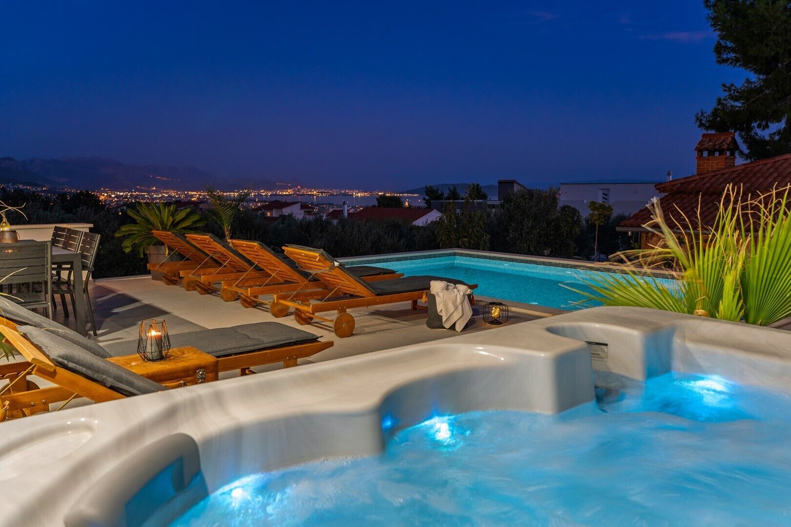 Bain à remous extérieur