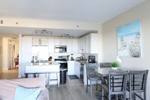 Interior - Laketown Wharf 1233 luxury condo (Panama City Beach)