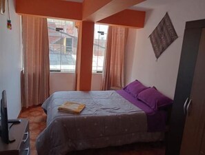 2 bedrooms, in-room safe, desk, iron/ironing board - Ukumary Puñuy (Cusco)