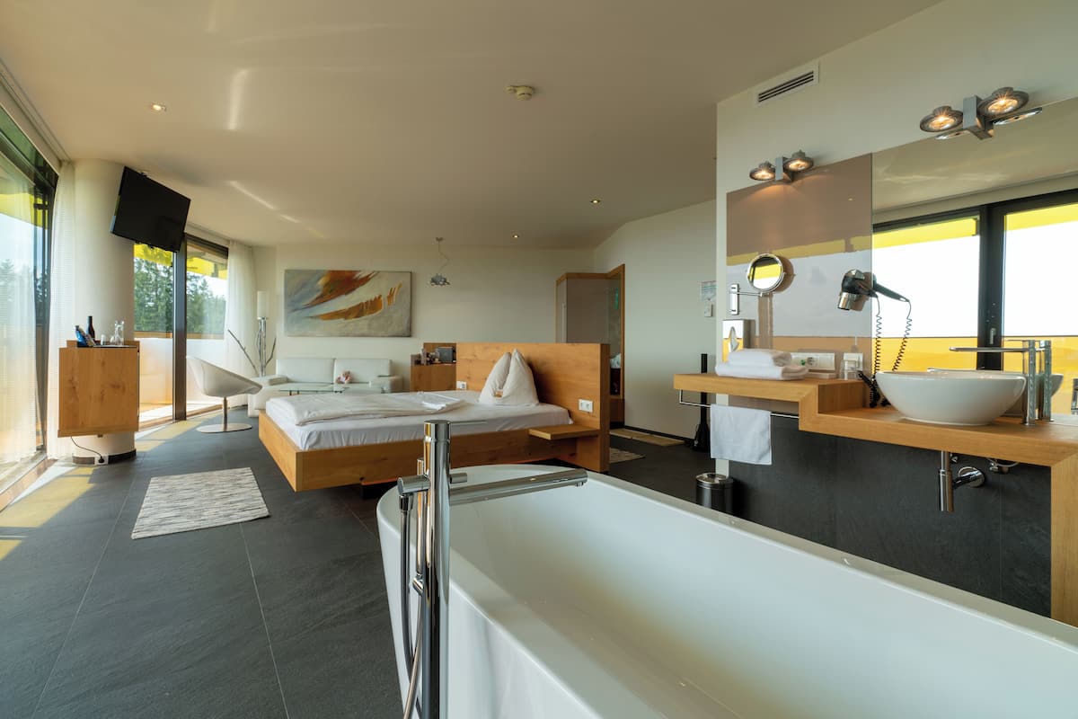 Superior Studio Suite | Premium bedding, down duvets, minibar, in-room safe