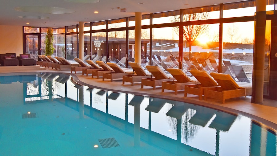 Hotel AVIVA make friends - Singles only