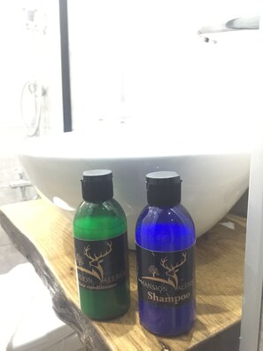 Regadera, regadera tipo lluvia, amenidades de baño gratuitas