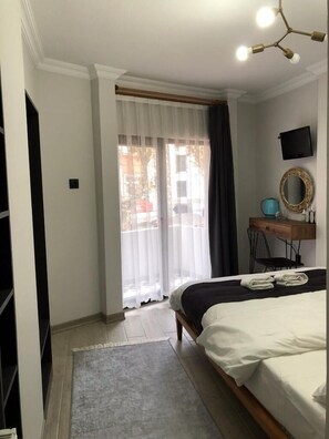 Junior Double Room | Premium bedding, in-room safe, blackout drapes, soundproofing - Mansion Valeria (Istanbul)