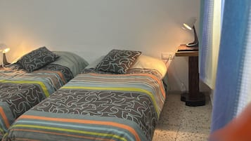 5 quartos, escrivaninha, ferros/tábuas de passar roupa, Wi-Fi