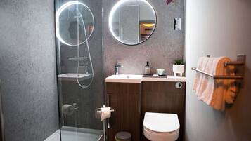 Superior Room | Bathroom
