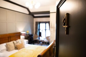 Premium Room | Desk, iron/ironing board, free WiFi - The Ribchester Arms (Preston)