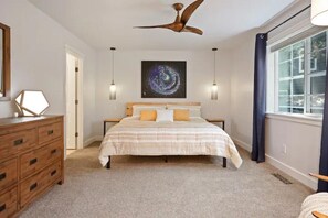 2 bedrooms, iron/ironing board, travel cot, free WiFi