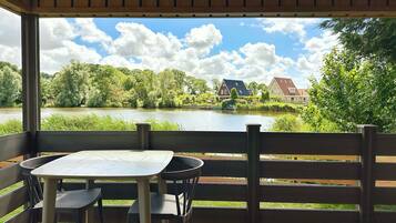 Chalet 501a | Luxe beddengoed, individueel gedecoreerd, individueel gemeubileerd