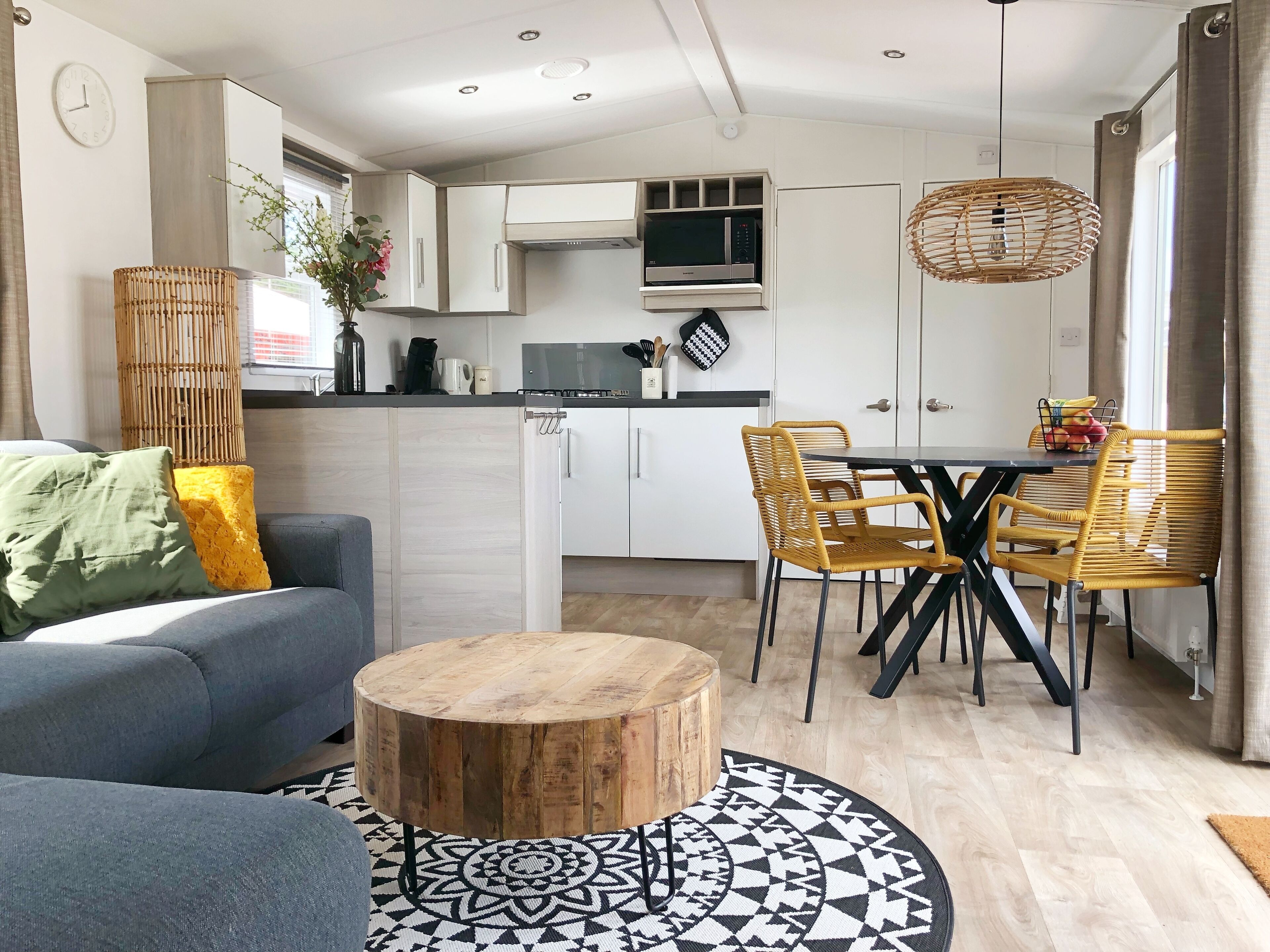 Chalet | Privékeuken | Een kookplaat, een koffiezetapparaat/waterkoker, een waterkoker