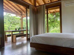 2 bedrooms, free WiFi, bed sheets - Luxury Tropical boho house (Cobano)