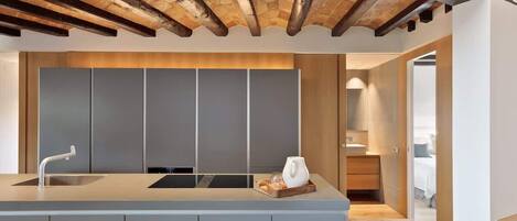 2 slaapkamers, een strijkplank/strijkijzer, gratis wifi, beddengoed