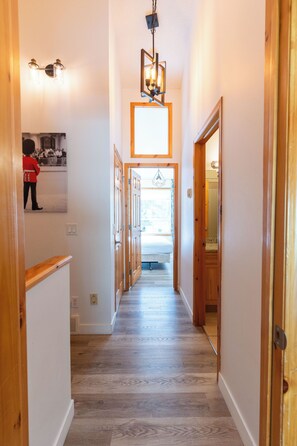 Interior - Lodge at Banff getaway (Harvie Heights)