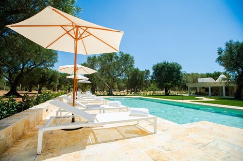 Trulli Margherita by Pugliadamare