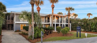 Close Beach Access- Private Pool - Guest Favorite
